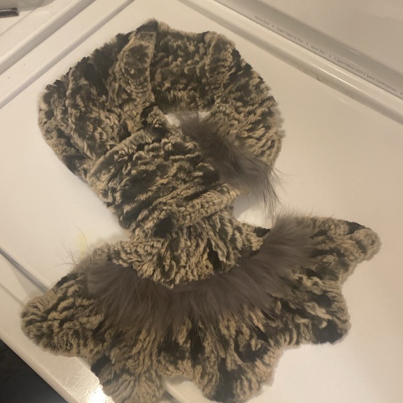 Belle Fare Accessories - NWOT BELLE FARE pull-through fur scarf